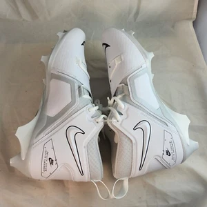 Tacchetti da calcio uomo Nike Alpha Menace Pro 3 taglia 11 CT6649-109 bianchi/grigi - Foto 1 di 8