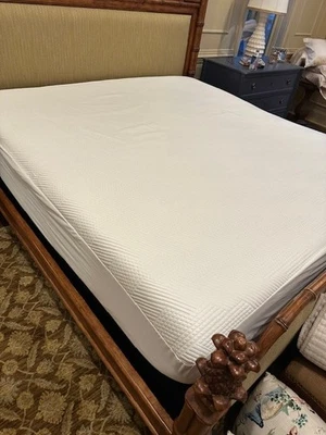 SEALY King Mattress, (2) Box Springs, and Fitted Mattress Pad Cover - Image 1 of 4