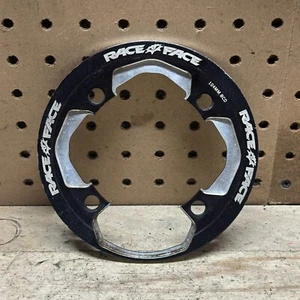 Race Face Bash Guard 34 Tooth 4 Bolt 104 BCD Black & Silver - Picture 1 of 2