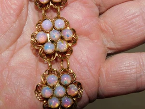VTG GOLD TONE AND PINK GLITTER CONFETTI GLASS DAISY FILIGREE BRACELET - Picture 1 of 5