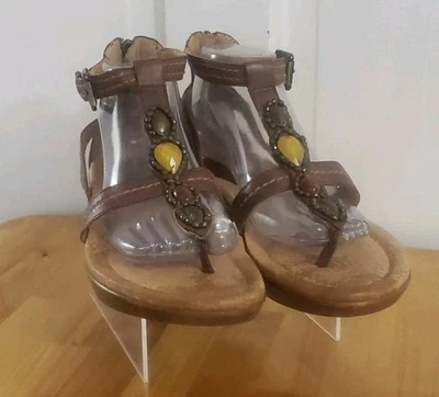Earth Gladiator Style Sandals Size 9.5M - Image 1 of 4