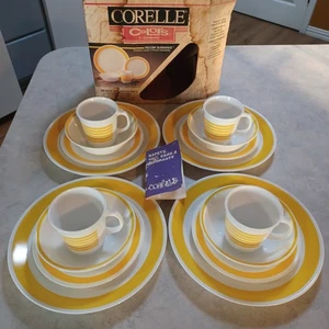 De colección 1993 Corelle Colores Amarillo Sundance Juego de 16 Piezas Platos Cuencos Tazas Nuevo de Lote Antiguo Abierto - Imagen 1 de 24