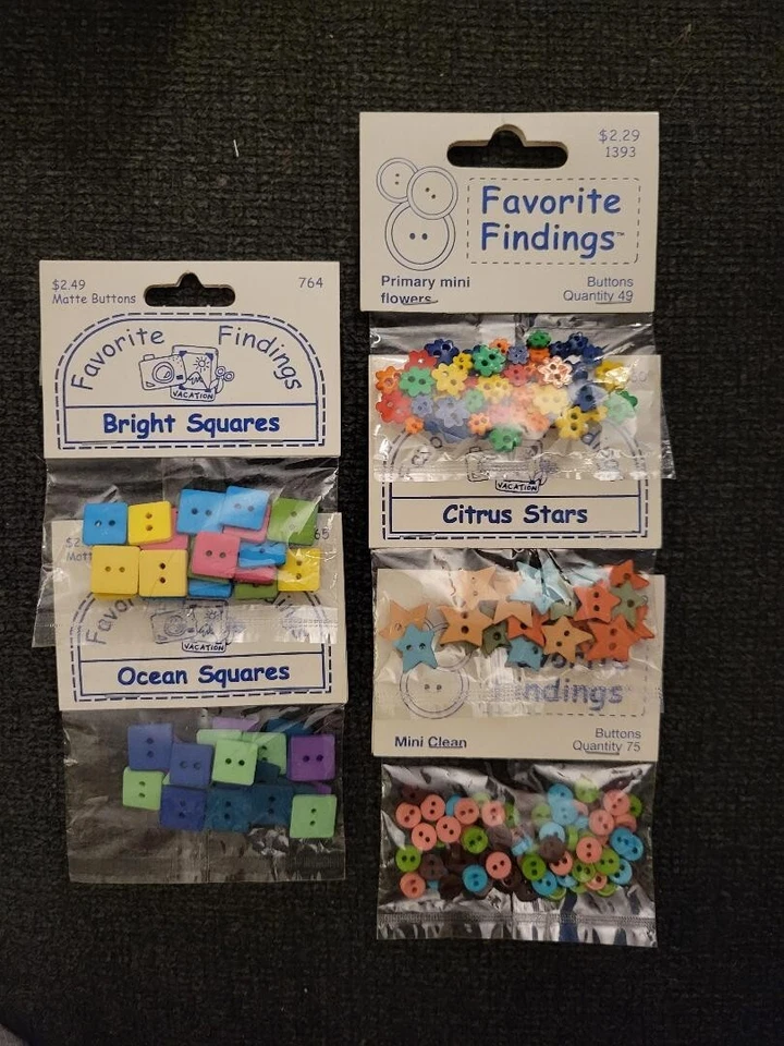 Favorite Findings Buttons. Mixed Lot. 5 Packages. - Image 1 of 1