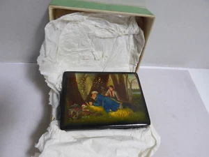 Vintage Russian Lacquer Box Hand Painted with Original Box - Picture 1 of 12