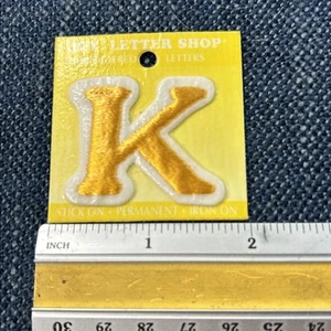 Parche Uno Alfabeto Letra K Hierro Sobre Apliques Insignia Motivo Amarillo - Imagen 1 de 3