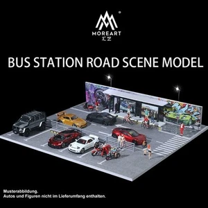 Diorama - Scena della stazione degli autobus - 30x30x7,5 cm - - Più arte 1:64 - Foto 1 di 6