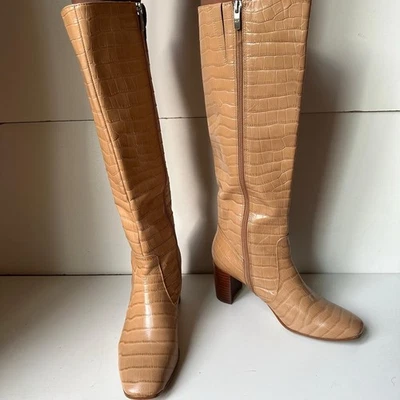 Botas para mujer Marc Fisher hasta la rodilla estampado de reptiles color tostado talla: 7M” Foto 1 de 4