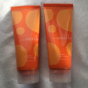 Menge 2 Avon Smile Körperlotion 3,4 Unzen pro Stück eingestellt 2004 New Old Stock - Bild 1 von 3