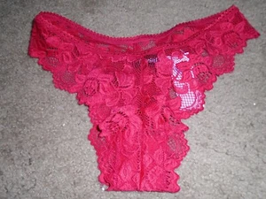 Frederick's of Hollywood lovely sheer floral red lace cheeky panty NWT S - Picture 1 of 1