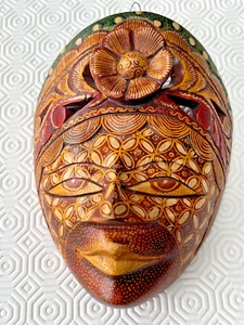 Wooden Indonesian Carved Face Mask/wall hanging. - Picture 1 of 4