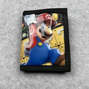 Super Mario Trifold Wallet Bioworld Red And Blue Mesh Design 2019 Nintendo - Picture 1 of 4