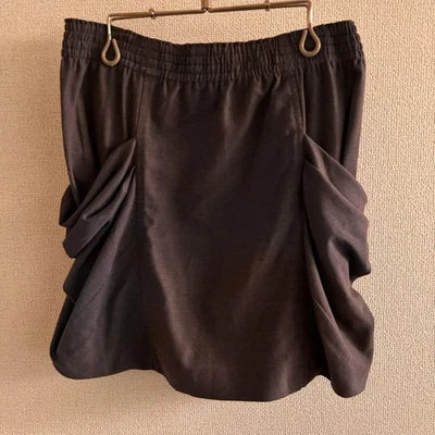 FALDA ISSEY MIYAKE USADA BUENA Foto 1 de 4