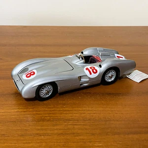 Vintage Franklin Mint Diecast Car, Mercedes Benz W196R Racing Car, 1:24 #18 - Picture 1 of 8