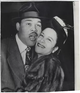 Foto originale 1948 Joe Louis & Wife Marva Trotter tipo 3 8x10 AP stampa filo - Foto 1 di 2