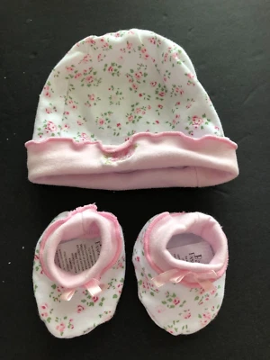 2 piezas.  Bebé Niñas Rosa Rosa Flor Gorro/Sombreros y Botines Talla 3-6 meses Foto 1 de 3