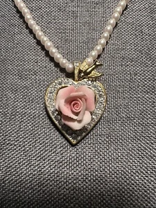 Franklin Mint Capodimonte Blushing Rose Pendant Necklace - Picture 1 of 7