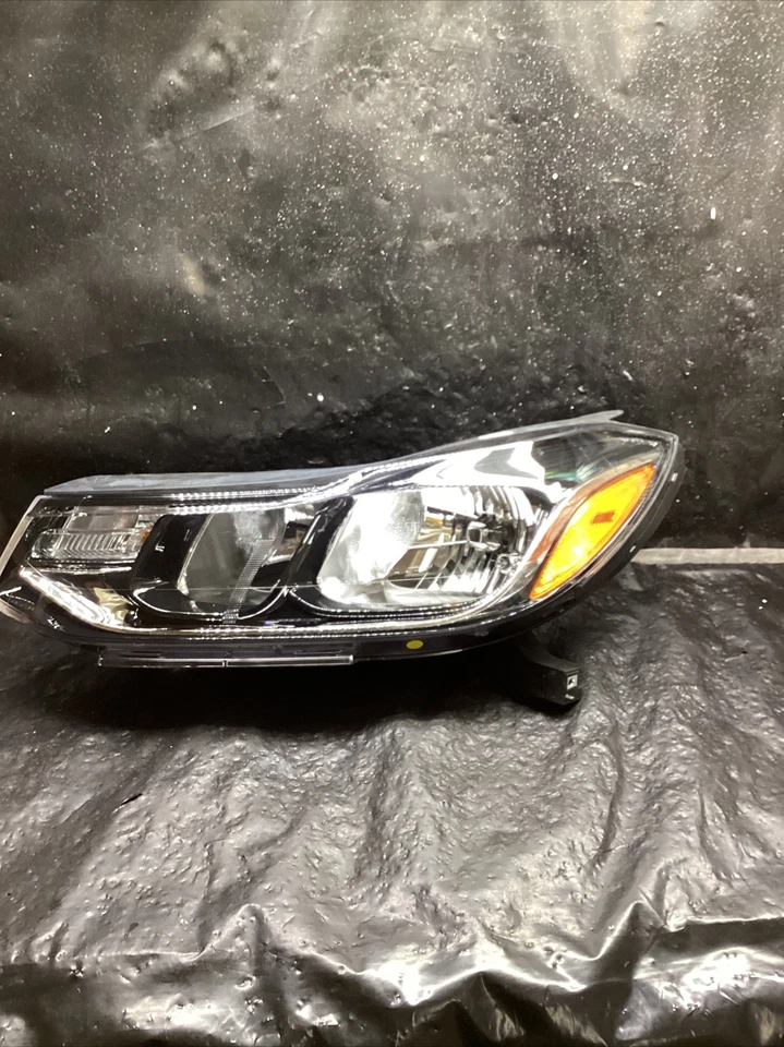 OEM NEW 2017-2020 Chevrolet Trax Head Light Lamp Assembly Driver Side 42771351 - Image 1 of 4