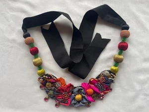 MacKenzie-Childs Flower Market Halskette Stoff Perlen Limited Edition Indien Box - Bild 1 von 16