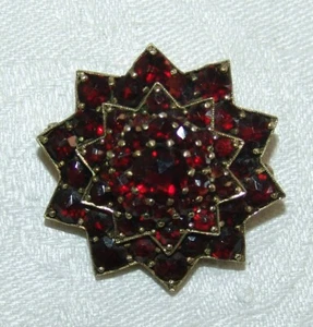Granat Brosche Böhmische Granatsteine als Stern Silber vergoldet - Bild 1 von 7