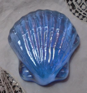 Vintage Carnival Glass Paperweight Iridescent Blue Clam Shell Great Gift - Picture 1 of 2