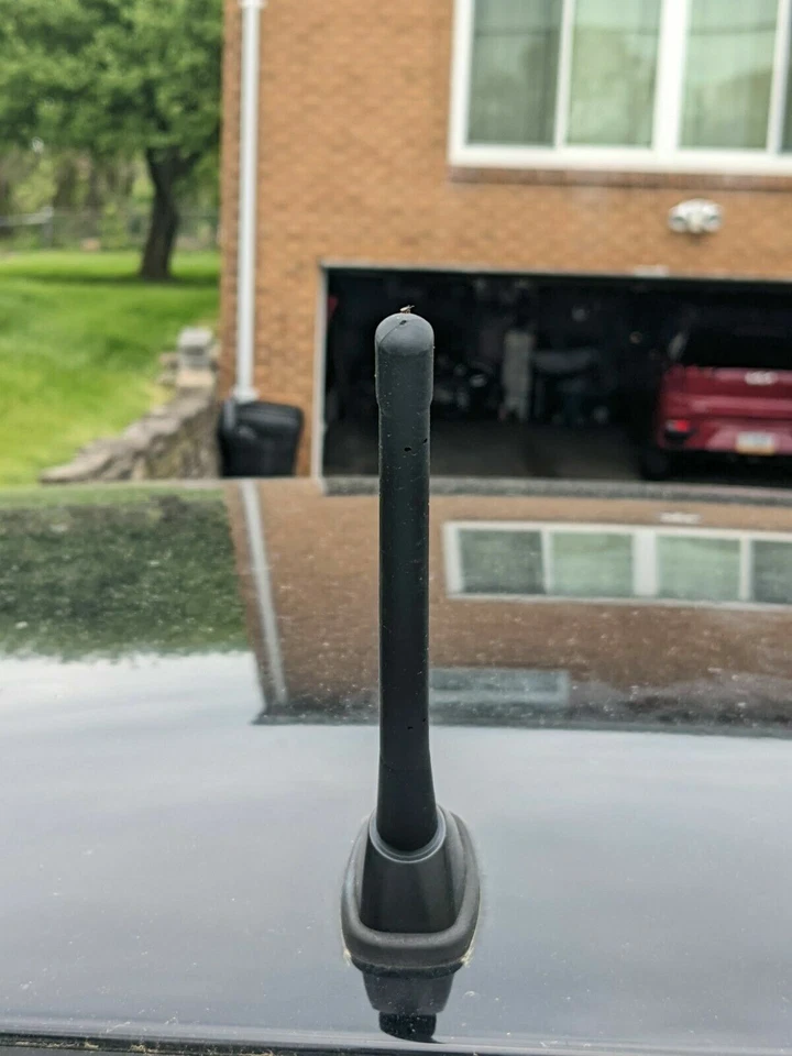 7" Short Black Antenna Mast Rod Radio AM/FM for MITSUBISHI LANCER 2002-2007 New - Image 1 of 4