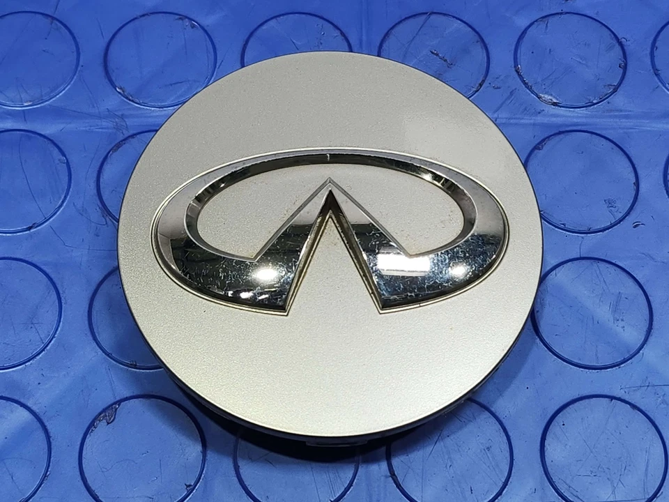 2011-2017 Infiniti QX56 QX80 Alloy Wheel Center Cap Silver OEM 403421LB4A - Image 1 of 4