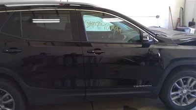 Puerta delantera derecha pasajero GMC Terrain 2024 2896437 Foto 1 de 4