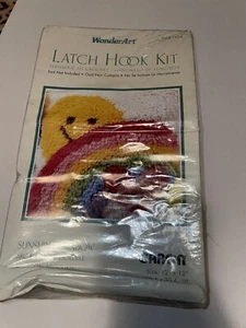Neu im Karton Wonder Art Riegel Haken-Set Sonnenschein Regenbogen Größe 10" x 10" mit Sonne & Herz - Bild 1 von 3