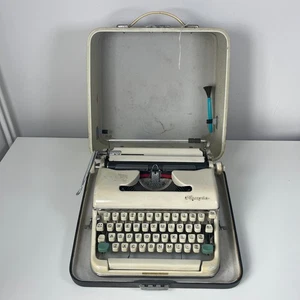 60er Jahre Olympia SM5 Schreibmaschine creme und grün mit Koffer und Pinsel - Bild 1 von 14