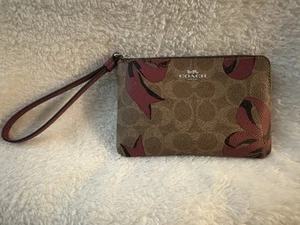 Coach Corner Zip Wristlet Brown Leather w/Large Red Bows - Stunning! - Picture 1 of 11