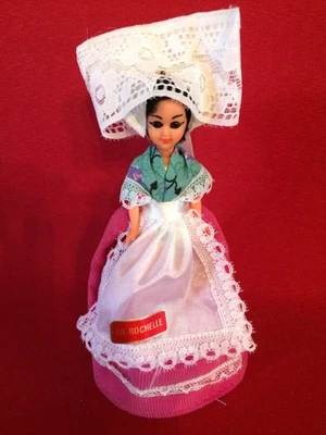 Petite Poupée folklorique  régionale ancienne  LA ROCHELLE - Photo 1/2