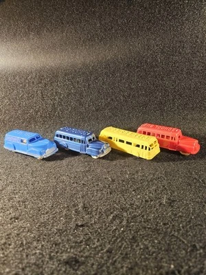 Juego de cuatro coches de juguete producto Renwal años 50. Hecho en USA. ¡Excelente estado! Foto 1 de 4