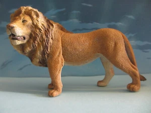 FIGURINE COLLECTION ANIMAUX ANIMAL SCHLEICH LION 2007 +/- 6,5cm x 11cm - Foto 1 di 5