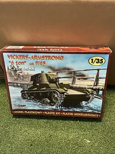 Mirage Hobby #35311 Vickers - Armstrong 6Ton MK F/45 - Bild 1 von 4