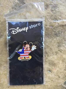 Disney Store Patriot MICKEY MOUSE United States Star Pin NEW IN PACKAGE - Picture 1 of 5
