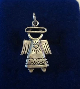 ¡Ángel de plata esterlina 25x14 mm con halo y encanto de corazón! - Imagen 1 de 2