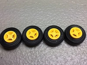 New LEGO Yellow Wheel 8mm x 6mm with Black Tire 14mm x 4mm (x4) 4624 / 59895 - Picture 1 of 6