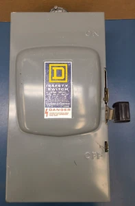 Square D Safety Switch D-223N 100A 240V 3 Phase Series E1 Fusible - Picture 1 of 7