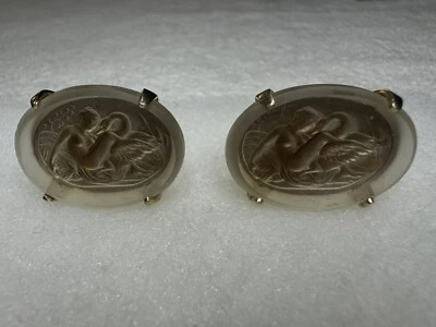 SWANK REVERSE CUT INTAGLIO 巴伐利亚水晶 LEDA/天鹅 CUFFLINKS — 第 1/4 张图片