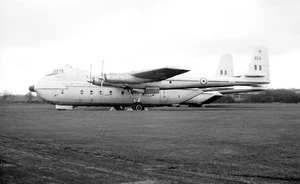 ex-70 Sqn, Argosy C.1, XN858 'Hephaestus' a 27 MU, Shawbury - Negro original en blanco y negro - Imagen 1 de 1