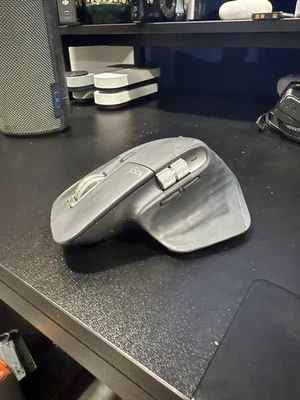 Logitech MX Master 3 Advanced Wireless Mouse NO DONGLE Has Scratches - Image 1 of 4