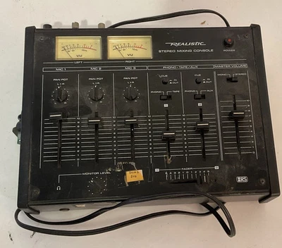 **Vintage Realistic 32-1200B Stereo Mixing Console** 100425 M0053 006 - Image 1 of 3