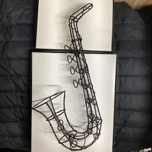 VINTAGE METAL SCULPTURE SAXOPHONE WIRE ART MODERNISM Medium Size Wall Hanger - Picture 1 of 4