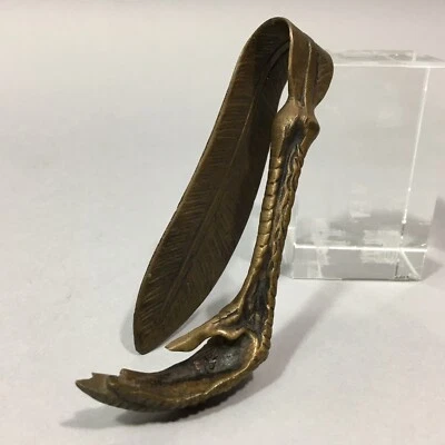 Rare ancien COUPE PAPIER plié Fin 19° BRONZE patiné formant serre plume d'aigle - Photo 1/4