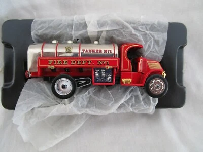 1993 Matchbox MOY 1923 Mack AC Water Tanker YFE- 11 - Image 1 of 4