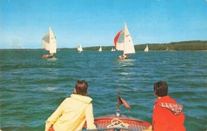Postal veleros vela diversión espectadores del norte de Michigan - Imagen 1 de 2