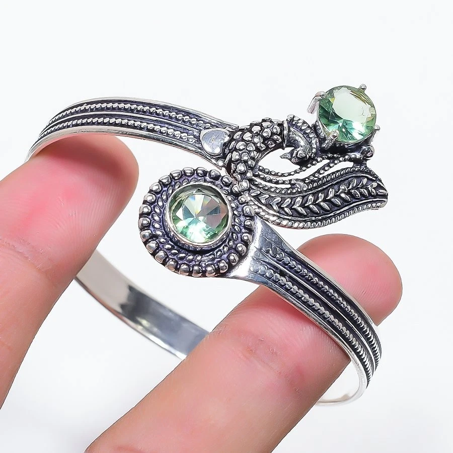 Brazalete ajustable de plata de ley 925 hecho a mano con piedras preciosas de amatista verde Foto 1 de 1