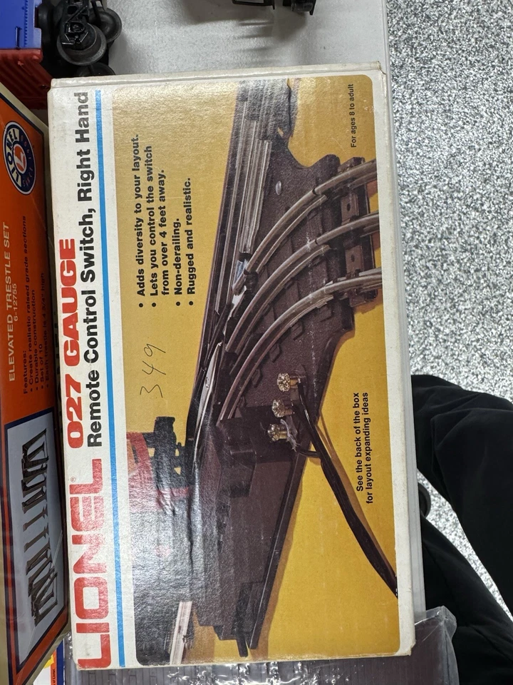 Lionel 6-5122 027 Remote Control Switch (Right Hand)   - Image 1 of 4