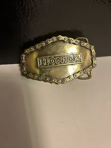 BEAUTIFUL VINTAGE 1976 GREAT AMERICAN HONDA MOTORCYCLES CHAIN EDGE BUCKLE - Picture 1 of 5