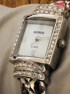 Reloj Mujer De Colección - Benrus Cuarzo Tono Plata, Estrás, Estilo Puño, Nuevo Batt - Imagen 1 de 10